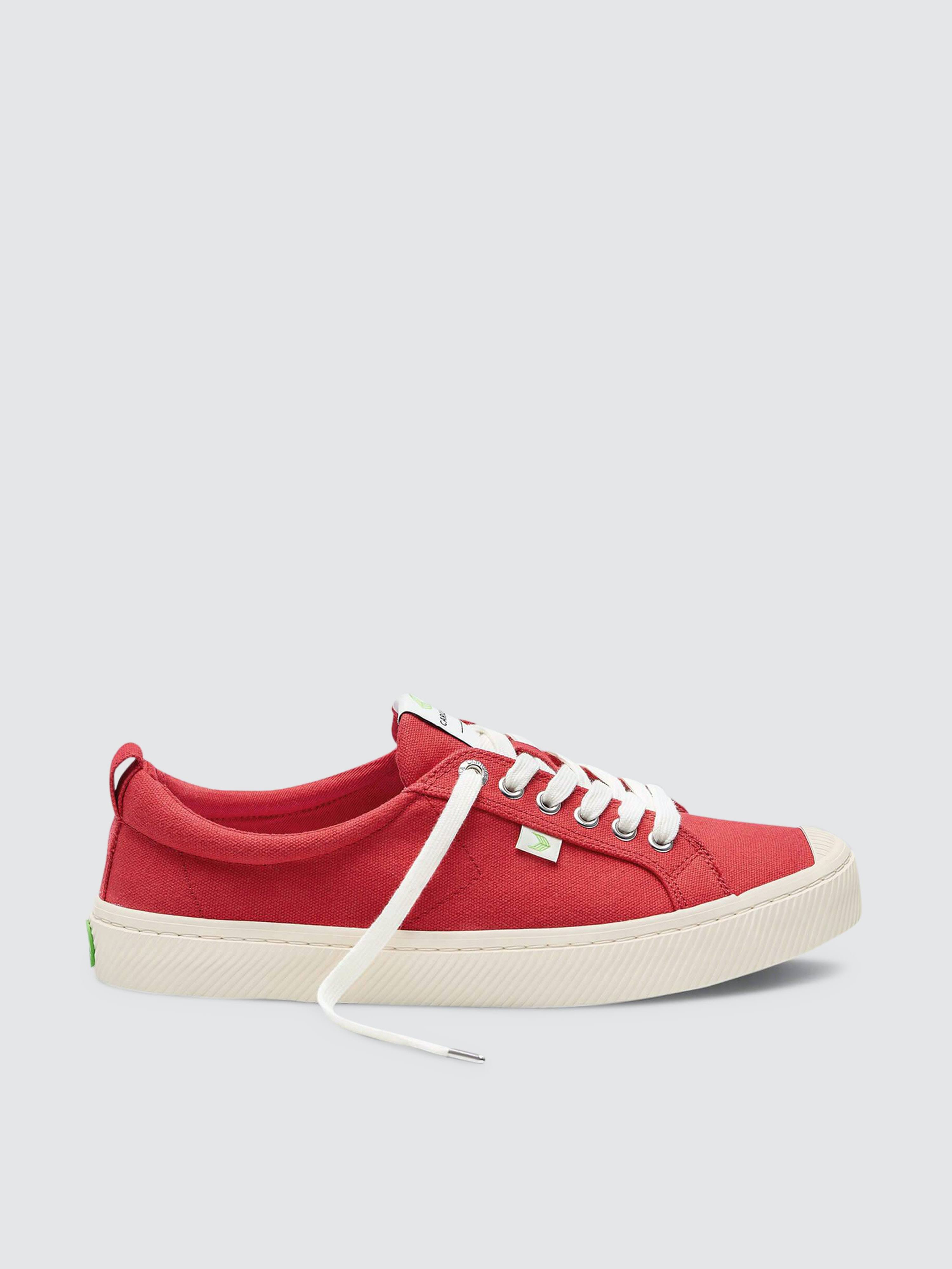 Cariuma OCA Low Red Canvas Sneaker Men - Red ZN_U9POROKI