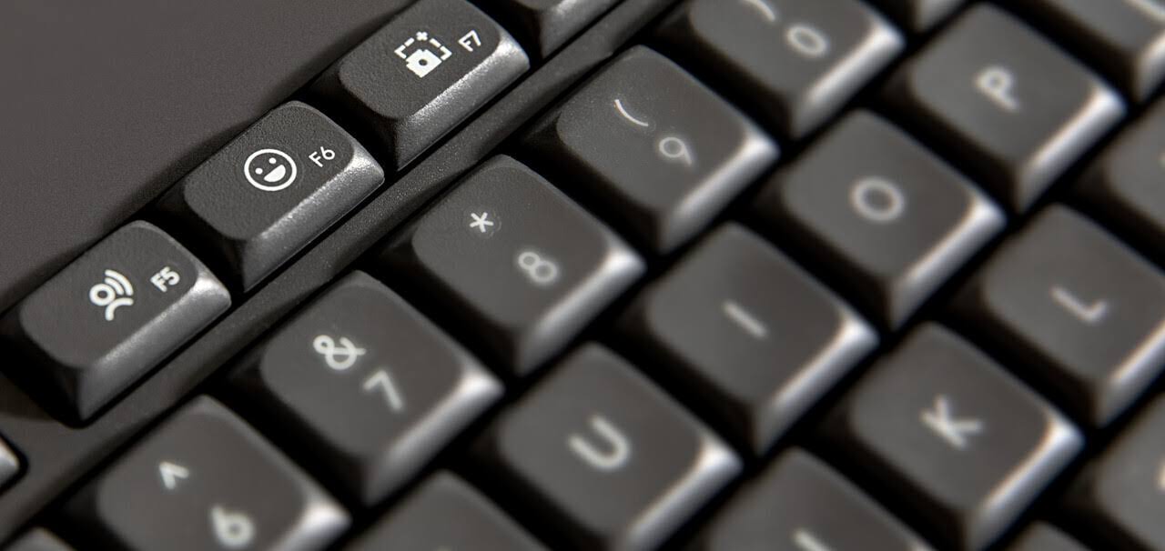Logitech K650 Signature Wireless Keyboard, 3E_YHV4JVHU