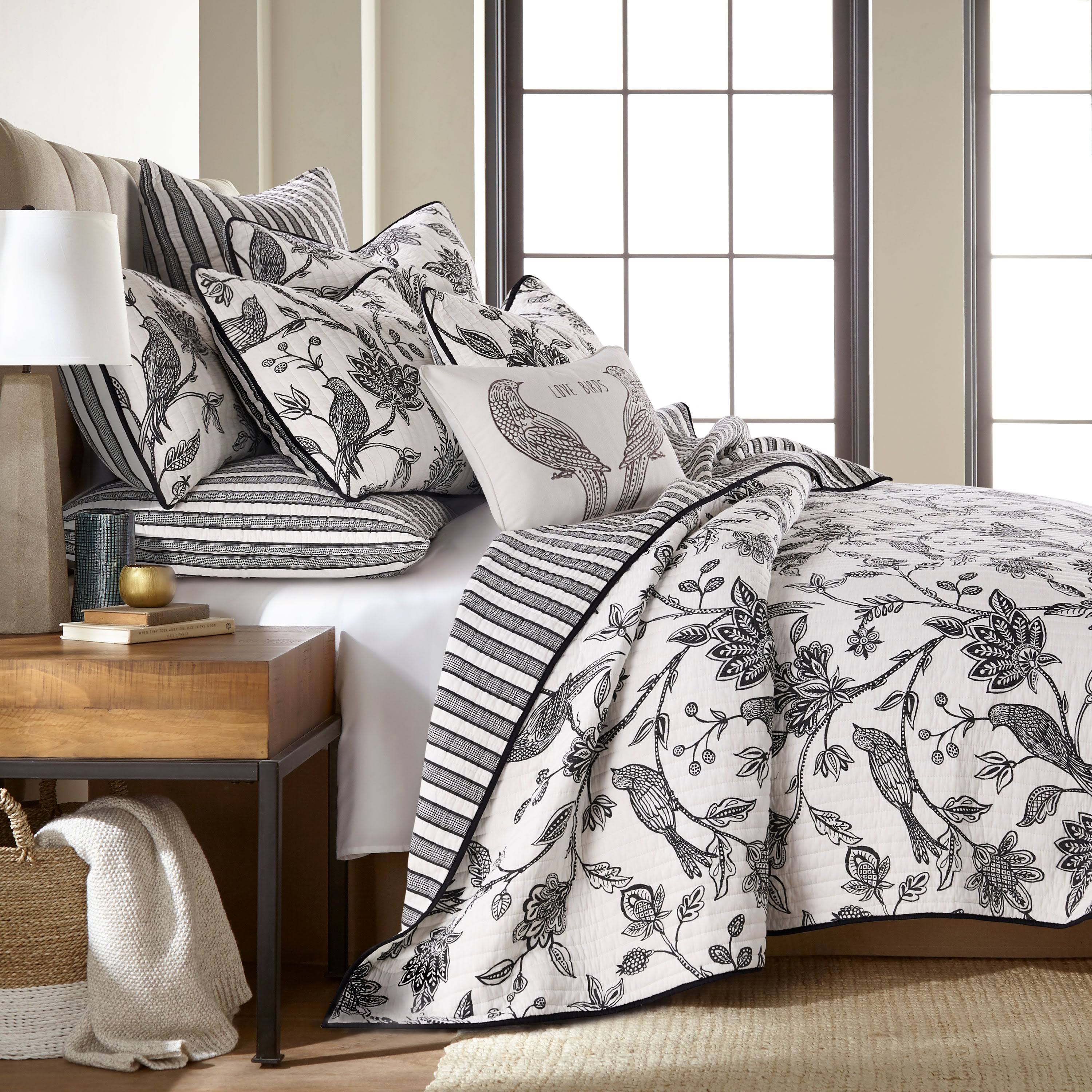 Levtex Home Tanzie Black Quilt Set And Shams JW_G9SWVGXF